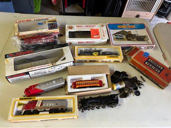 Vintage Lot Of Lionel & Assorted Trains Some NOS