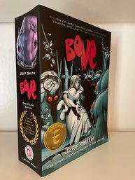 Bone The Complete Cartoon Epic In One Volume By Jeff Smith. (b41)