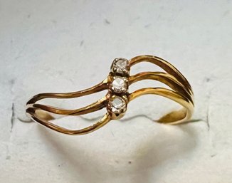 DAINTY 14K GOLD 3 SMALL DIAMOND RING