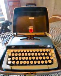 Smith Corona Vintage Sterling Typewriter With Case
