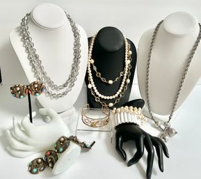 Vintage Costume Jewelry Lot : Read For Itemization