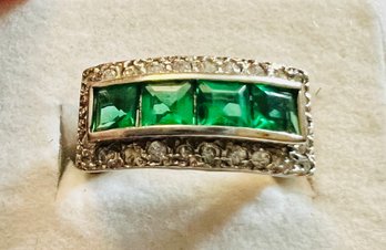 STERLING SILVER GREEN AND WHITE STONE RING