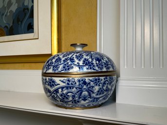Beautiful Blue & White Lidded Ceramic Bowl With Brass Detail
