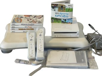 Nintendo Wii Console & Balance Board, 2 Remotes, 4 Games & Instruction Manuals.