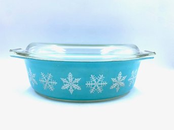 Vintage Turquoise Pyrex Snowflake 2.5QT Baking Dish W/ Lid