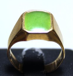 14K Yellow Gold Ring Having Genuine Jade Stone Size 8.5