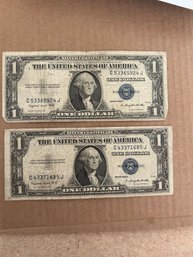 Beautiful Lot Of 2 1935 G One Dollar Bill -Silver Certificate U.S. Note