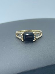 Elegant 14k Yellow Gold Black Onyx & Diamond Ring