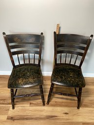 Pair Of Antique Black And Gold Painted Dinning Side Chairs 15x15.5x32.5 Early American Hitchcock?