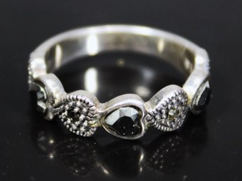 925 Sterling Silver Heart Design Band Ring Hematite Stones Size 8