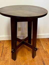 A Round Wood Pub Style Table 28.5 Diameter X 36h