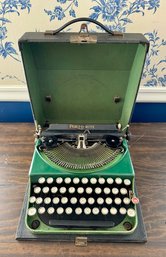 Vintage Porto-Rite  Typewriter W/ Carrying Case