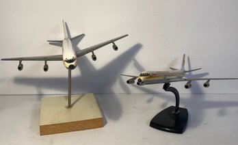 2 National Model Planes On Bases