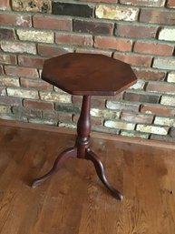 Federal Mahogany Style Octagon Side Table
