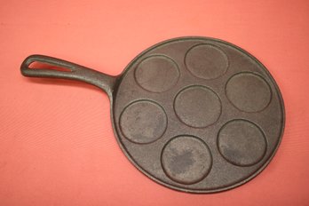 Super Clean Vintage Cast Iron Silver Dollar Pancake Or Egg Pan