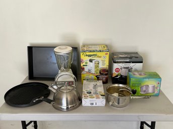 Table Lot Of Kitchen Items