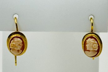 VINTAGE 18K GOLD CARVED CAMEO EARRINGS