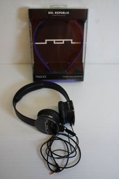 Like New Pair Of Sol Republic Headphones And New Bonus Interchangeable Headband