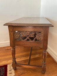 Vintage Jacobean Revival Style ,carved Oak Side Table  Jamestown Lounge Co' Feudal Oak ? ,(1 Of 2 R)