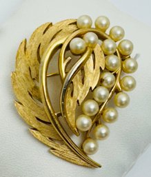 SIGNED CROWN TRIFARI FAUX PEARL GOLD TONE LEAF BROOCH