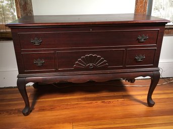 Lovely Vintage Queen Anne Style Lift Top Cedar Chest By DILLINGHAM - Cedar Aroma Is Very Good - Nice Piece !