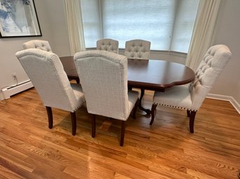 Solid Dinning Room Table With Cushioned Chair Set