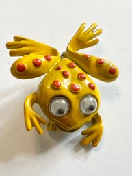 VINTAGE SIGNED ENAMEL GOOGLY EYES FROG BROOCH