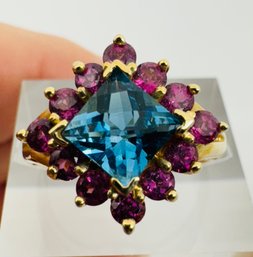 BEAUTIFUL 10K GOLD FACETED TEAL BLUE GEMSTONE SURROUNDED BY PINK TOURMALINE STONES RING