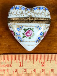 Hand Painted Porcelain Heart Shaped Trinket Box Limoges France No Chips