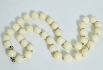 VINTAGE 14K GOLD NATURAL WHITE CORAL CHOKER NECKLACE