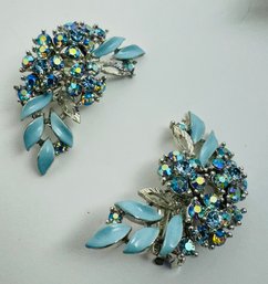 VINTAGE SIGNED LISNER BLUE AURORA RHINESTONE AND ENAMEL CLIP ON EARRINGS