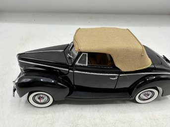 Danbury Mint 1940 Ford Deluxe Convertible 1:24