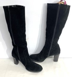 A Pair Of VIA SPIGA Black Suede Boots - Size 11M