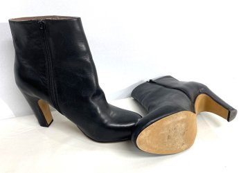 A Pair Of Black Leather Booties - Size 41M