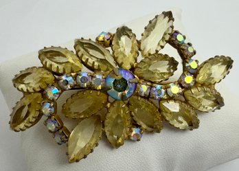 VINTAGE GOLD TONE LIGHT YELLOW AND AURORA RHINESTONE FLORAL SPRAY BROOCH