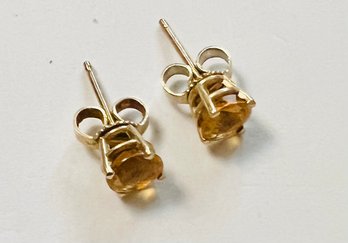 VINTAGE 14K GOLD SMALL CITRINE STUD EARRINGS