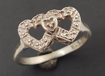 VINTAGE 10K WHITE GOLD DIAMOND DOUBLE HEART RING