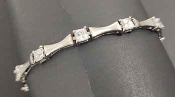 VINTAGE STERLING SILVER WHITE CZ STONE TENNIS BRACELET