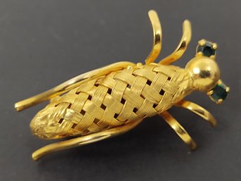 VINTAGE GOLD TONE BASKET WEAVE PATTERN JEWELED EYES CRICKET PIN / BROOCH