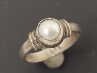 VINTAGE STERLING SILVER PEARL RING