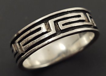 VINTAGE STERLING SILVER BAND RING