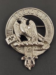 VINTAGE SILVER TONE SCOTTISH MUNRO CLAN EAGLE CREST DREAD GOD MOTTO PIN BROOCH