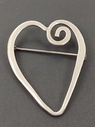 VINTAGE MID CENTURY MODERNIST STERLING SILVER HEART BROOCH