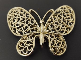 VINTAGE GOLD TONE FILIGREE BUTTERFLY BROOCH