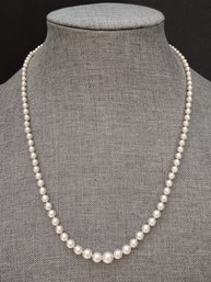 VINTAGE 10K WHITE GOLD GRADUATED CULTURED PEARL NECKLACE