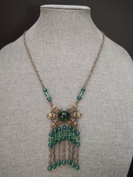 VINTAGE 1920s - 1930s ART DECO GREEN BEADED TASSEL NECKLACE