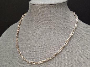 VINTAGE STERLING SILVER TWISTED LINK NECKLACE