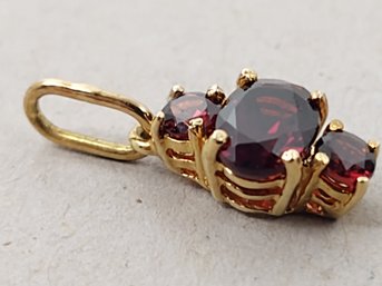 VINTAGE SMALL 14K GOLD GARNET PENDANT