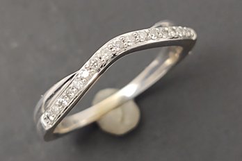 BEAUTIFUL 14K WHITE GOLD CURVED DIAMOND ANNIVERSARY BAND