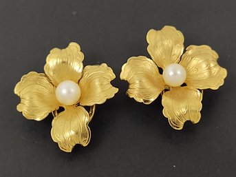 VINTAGE GOLD FILLED CULTURED PEARL FLOWER CLIP ON EARRINGS